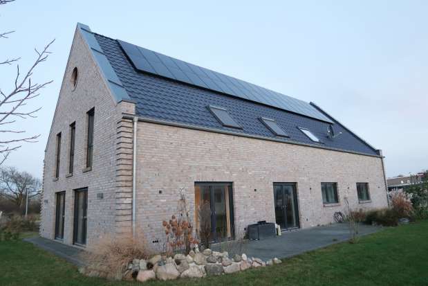Foto 2 von 44 — Wohn-/Geschäftshaus