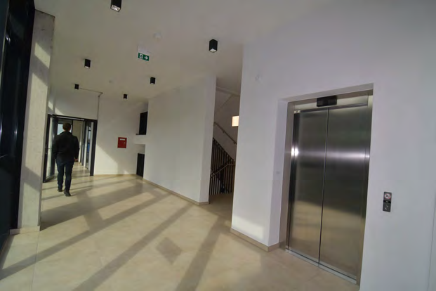 Foto 17 von 33 — gewerblich genutztes Grundstück, 6-geschossiges Bürogebäude