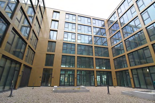 Foto 6 von 33 — gewerblich genutztes Grundstück, 6-geschossiges Bürogebäude