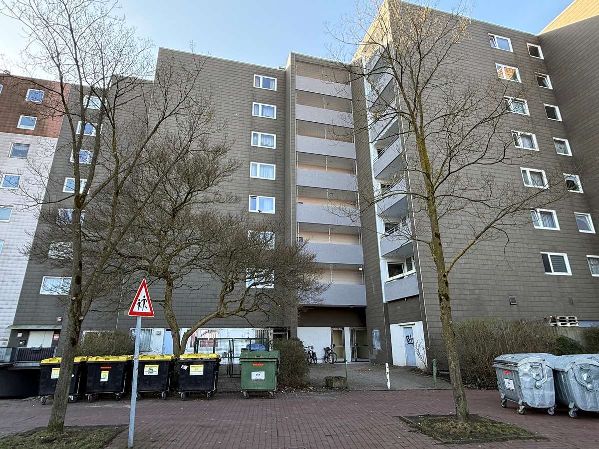 Foto 1 von 3 — Sonstiges, Wohn-/Geschäftshaus, Teileigentum (Ladenfläche)