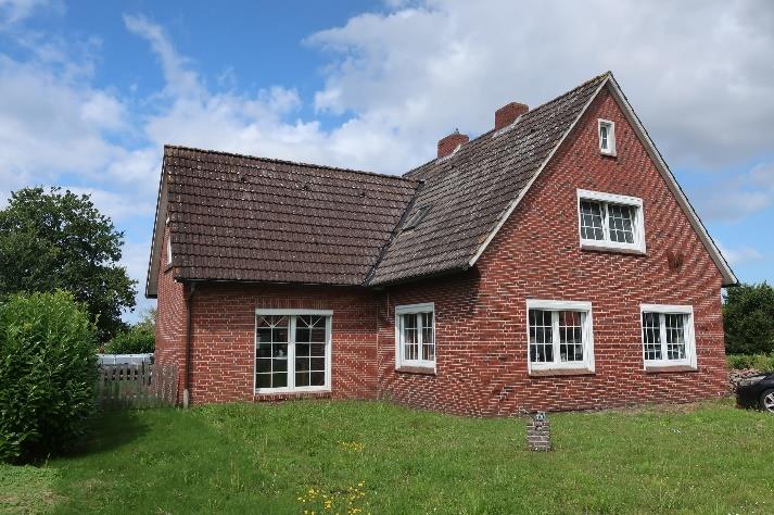 Foto 3 von 17 — Einfamilienhaus, Landwirtschaftsfläche und Waldfläche