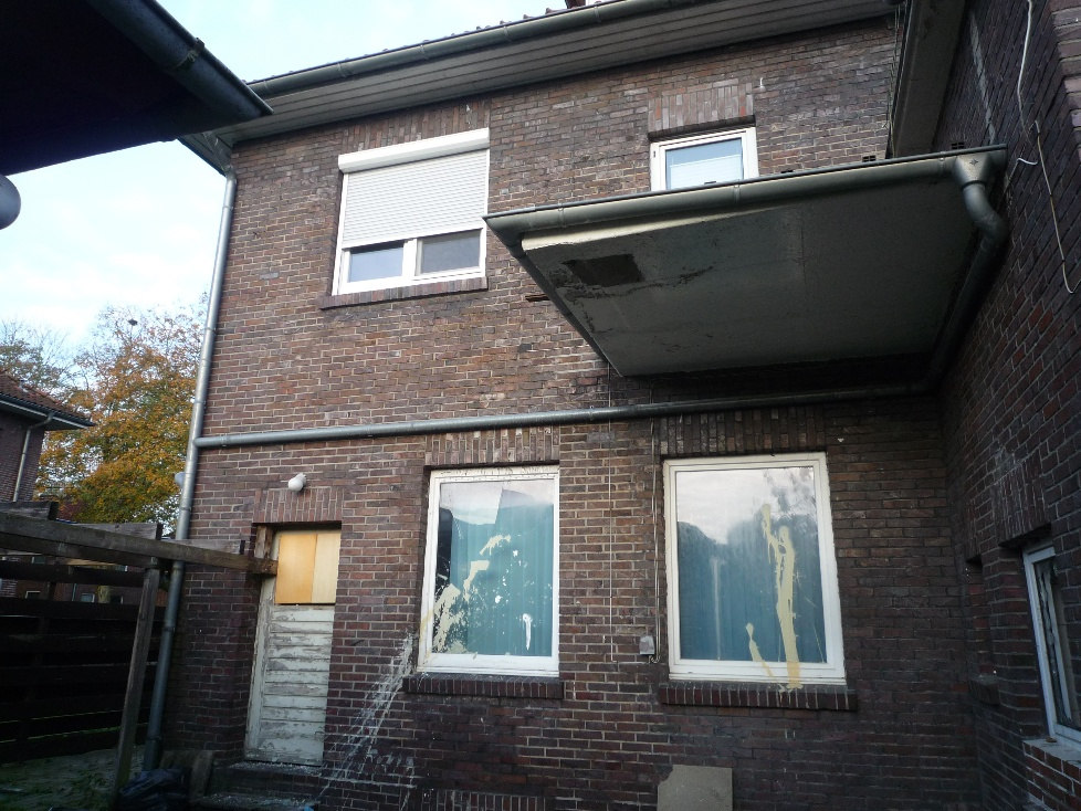 Foto 1 von 2 — Wohn-/Geschäftshaus