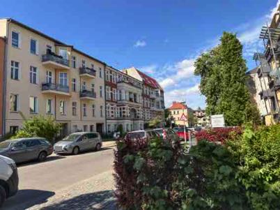 Foto 1 von 10 — Eigentumswohnung (1 bis 2 Zimmer)