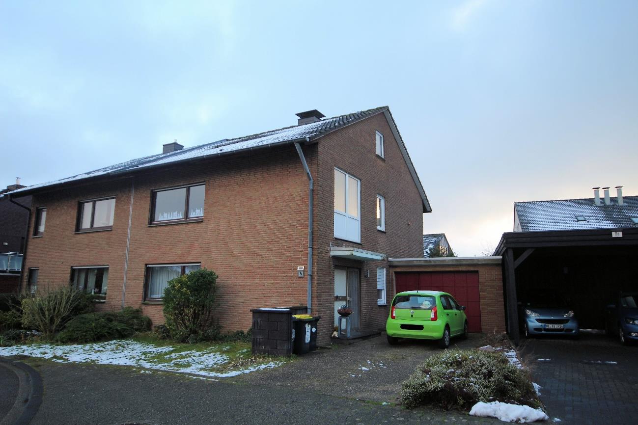 Foto 4 von 4 — Garage, Doppelhaushälfte, mit Erbbaurecht belastetes Grundstück