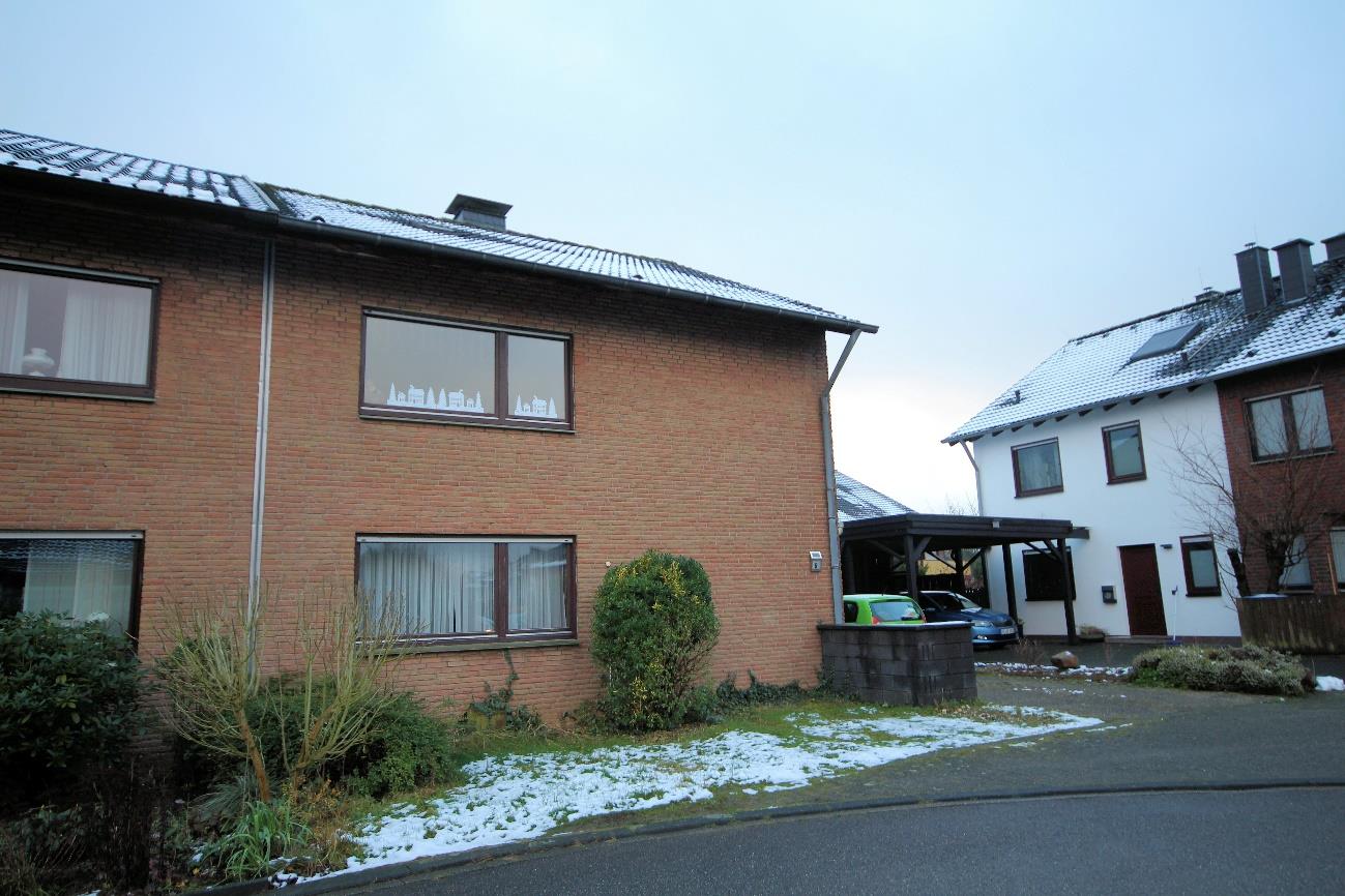 Foto 3 von 4 — Garage, Doppelhaushälfte, mit Erbbaurecht belastetes Grundstück