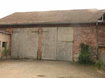 Foto 7 von 26 — Zweifamilienhaus, gewerblich genutztes Grundstück, Kfz-Stellplatz, Garage, Gewerbeeinheit (z.B. Laden, Büro), und gewerblich nutzbare Nebengebäude