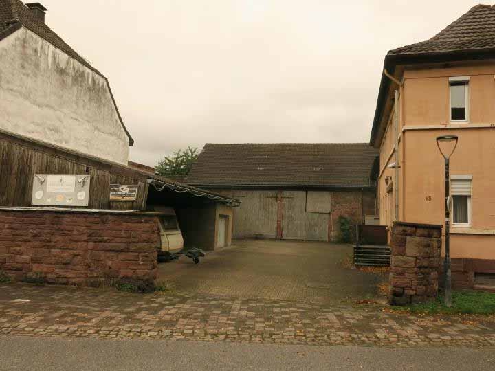 Foto 26 von 26 — Zweifamilienhaus, gewerblich genutztes Grundstück, Kfz-Stellplatz, Garage, Gewerbeeinheit (z.B. Laden, Büro), und gewerblich nutzbare Nebengebäude