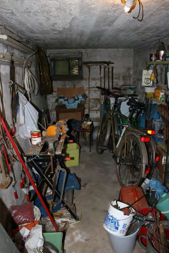 Foto 31 von 78 — Garage, Mehrfamilienhaus