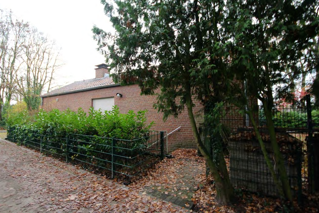 Foto 11 von 14 — Kfz-Stellplatz, Doppelhaushälfte