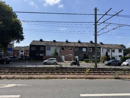 Foto 2 von 8 — Reihenhaus, Einfamilienhaus