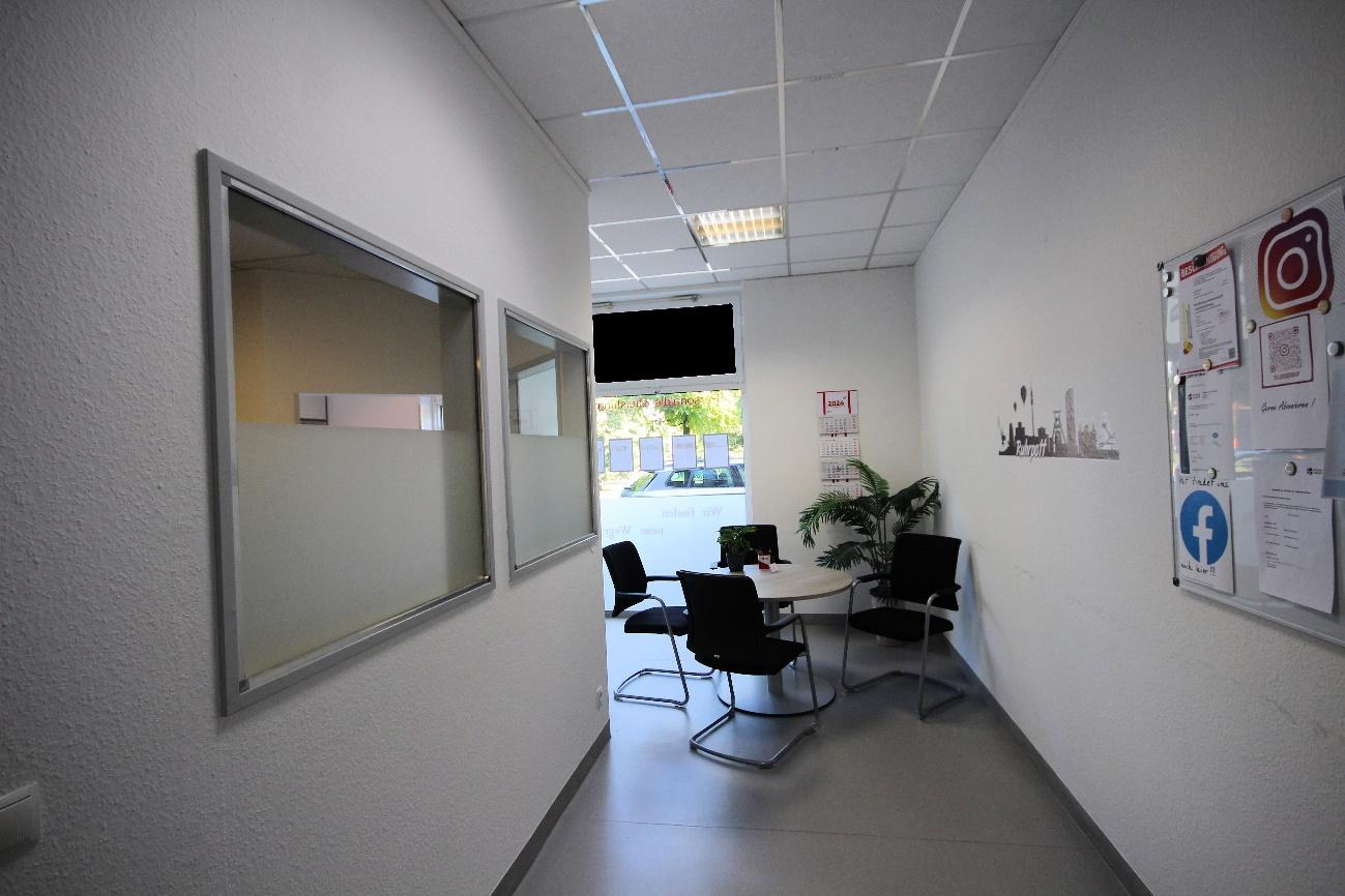 Foto 13 von 23 — Gewerbeeinheit (z.B. Laden, Büro)