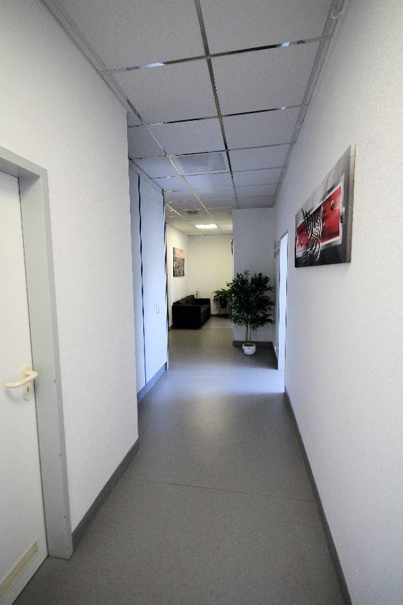 Foto 19 von 23 — Gewerbeeinheit (z.B. Laden, Büro)