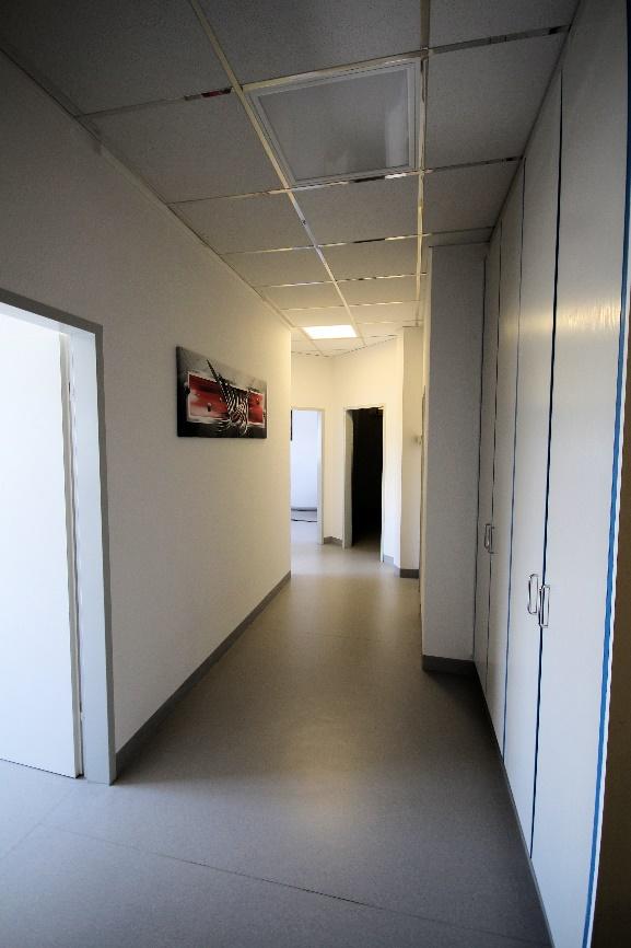 Foto 18 von 23 — Gewerbeeinheit (z.B. Laden, Büro)