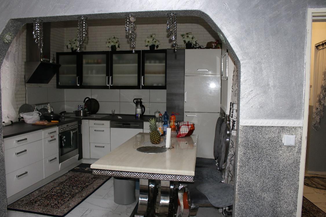 Foto 74 von 88 — Eigentumswohnung (3 bis 4 Zimmer), Die ETW Nr. 4 wird zusammen mit der ETW Nr. 3 und der ETW Nr. 5 als wirtschaftliche Einheit genutzt und ist zum Wertermittlungsstichtag als Einheit vermietet.