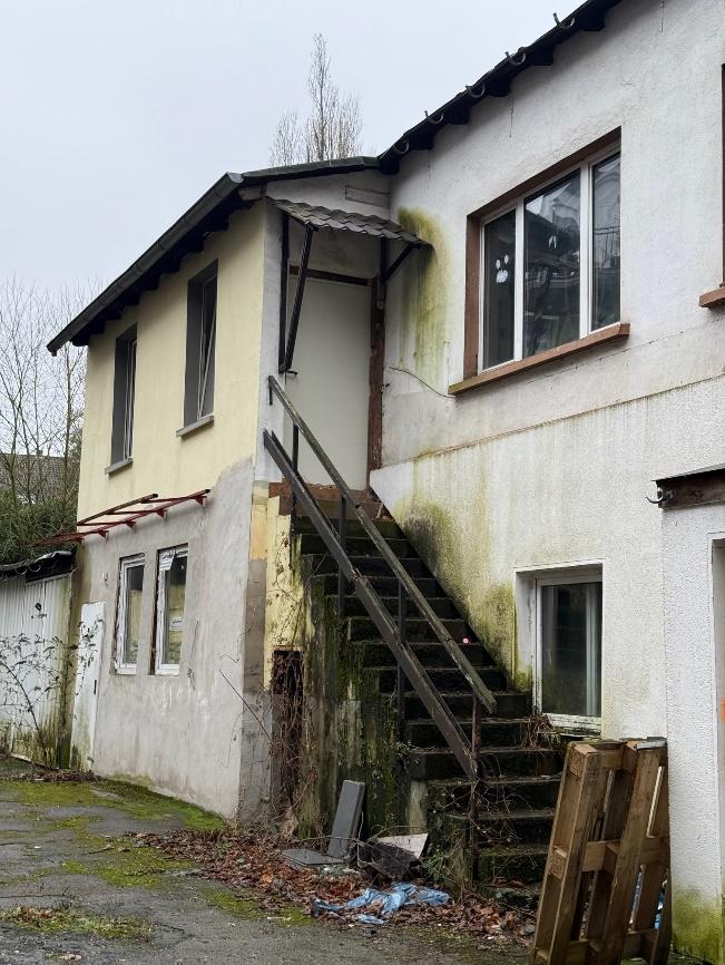 Foto 81 von 88 — Eigentumswohnung (3 bis 4 Zimmer), Die ETW Nr. 4 wird zusammen mit der ETW Nr. 3 und der ETW Nr. 5 als wirtschaftliche Einheit genutzt und ist zum Wertermittlungsstichtag als Einheit vermietet.