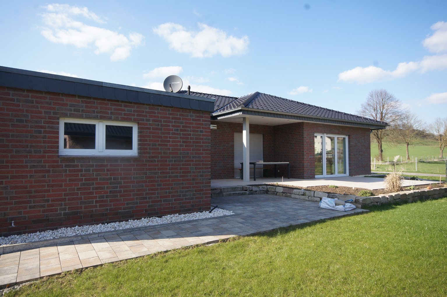 Foto 4 von 5 — Kfz-Stellplatz, Garage, Einfamilienhaus, Erbbaurecht