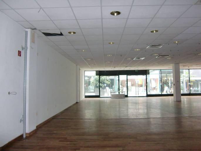 Foto 24 von 29 — Gewerbeeinheit (z.B. Laden, Büro), Gewerbeeinheit (z.B. Laden, Büro), Gewerbeeinheit (z.B. Laden, Büro)
