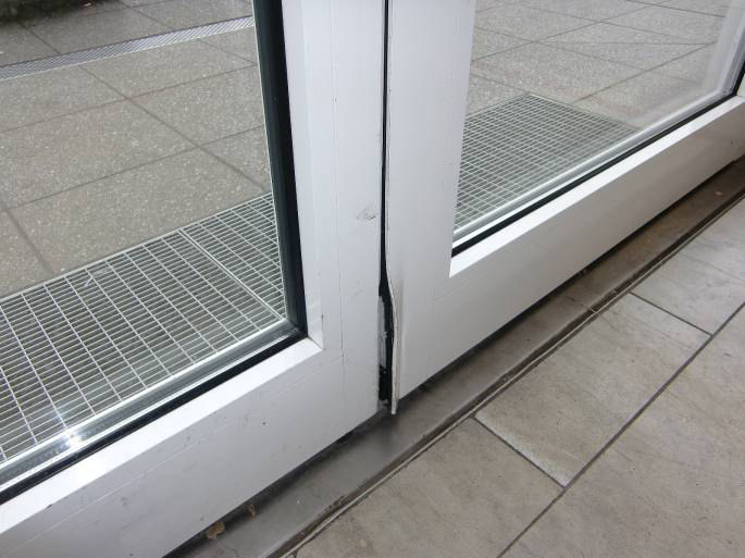 Foto 3 von 29 — Gewerbeeinheit (z.B. Laden, Büro), Gewerbeeinheit (z.B. Laden, Büro), Gewerbeeinheit (z.B. Laden, Büro)