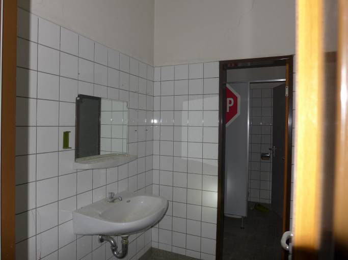 Foto 7 von 29 — Gewerbeeinheit (z.B. Laden, Büro), Gewerbeeinheit (z.B. Laden, Büro), Gewerbeeinheit (z.B. Laden, Büro)