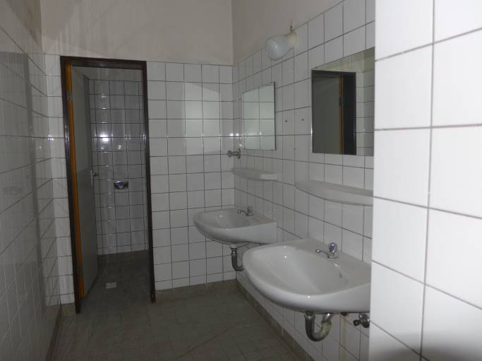 Foto 8 von 29 — Gewerbeeinheit (z.B. Laden, Büro), Gewerbeeinheit (z.B. Laden, Büro), Gewerbeeinheit (z.B. Laden, Büro)
