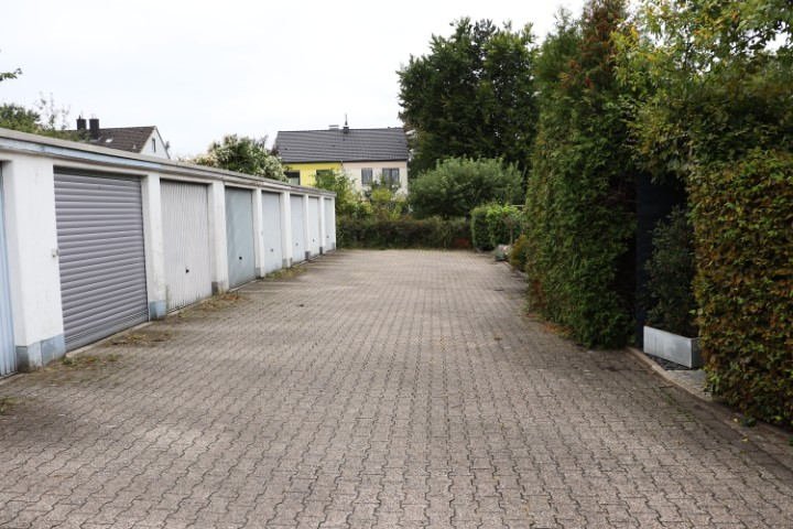 Foto 5 von 15 — Reihenhaus, Garage