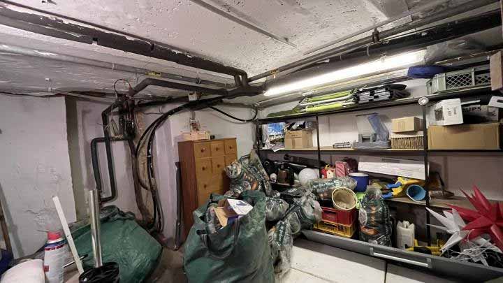 Foto 10 von 11 — Zweifamilienhaus, Zweifamilienhaus mit Garage