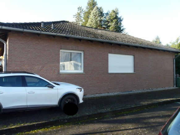 Foto 2 von 20 — Garage, Einfamilienhaus