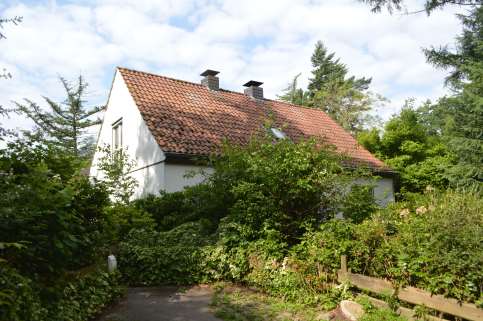 Foto 2 von 13 — Zweifamilienhaus, Garage