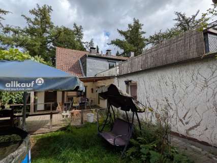 Foto 5 von 13 — Zweifamilienhaus, Garage