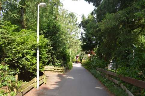 Foto 1 von 13 — Zweifamilienhaus, Garage