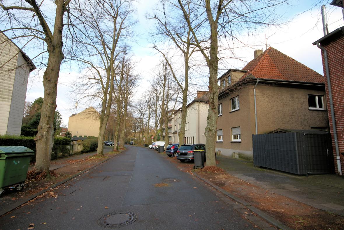 Foto 4 von 12 — Mehrfamilienhaus, Garage, Dreifamilienhaus mit Doppelgarage