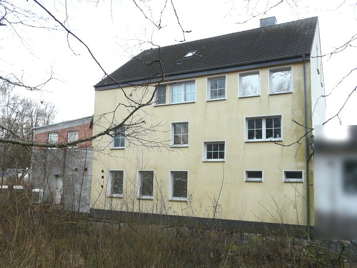 Foto 4 von 7 — Garage, Gewerbeeinheit (z.B. Laden, Büro), Einfamilienhaus