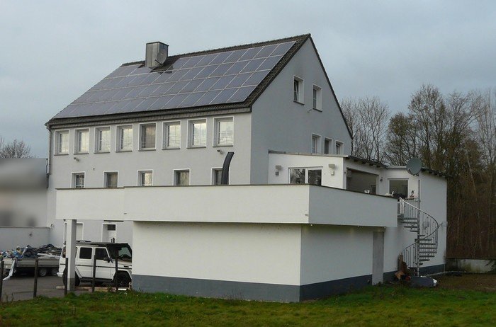 Foto 1 von 7 — Garage, Gewerbeeinheit (z.B. Laden, Büro), Einfamilienhaus