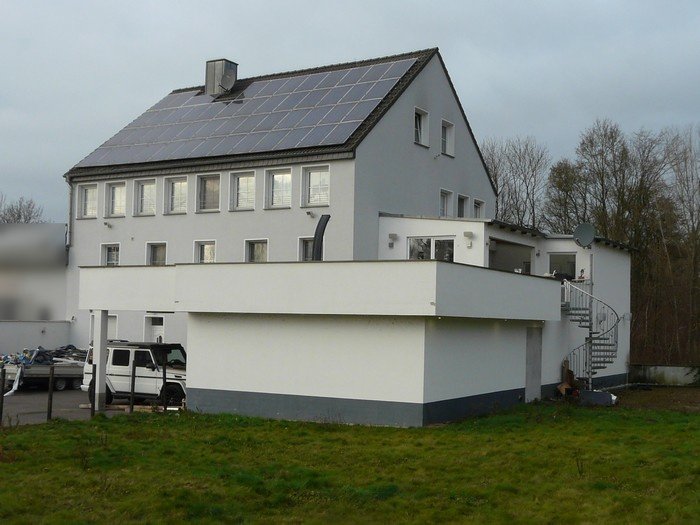 Foto 3 von 7 — Garage, Gewerbeeinheit (z.B. Laden, Büro), Einfamilienhaus