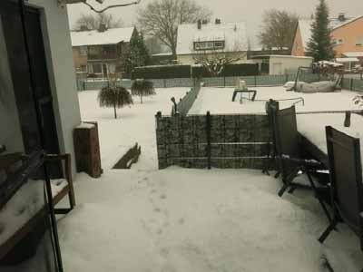 Foto 8 von 17 — Kfz-Stellplatz, Einfamilienhaus, Einfamilienhaus mit Carport und Abstellraum