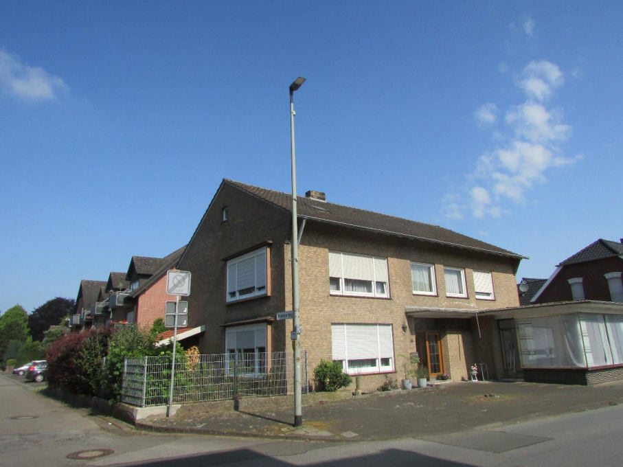 Foto 7 von 9 — Gewerbeeinheit (z.B. Laden, Büro), Eigentumswohnung im Ober- und Dachgeschoss