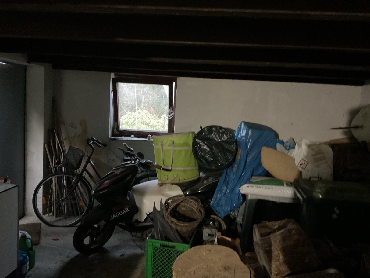 Foto 9 von 14 — Zweifamilienhaus, Garage, Gartenhaus