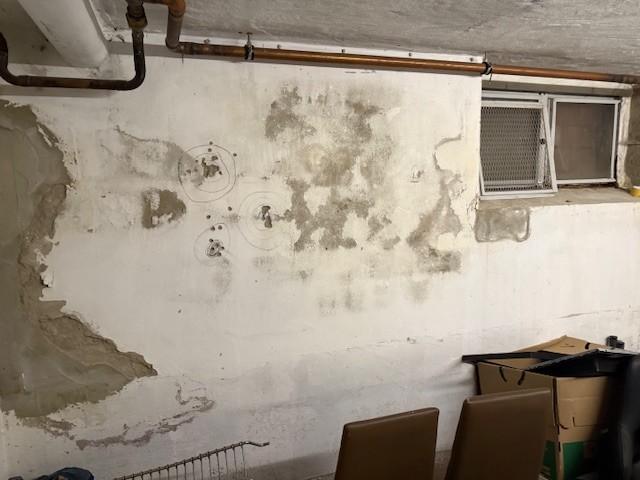 Foto 5 von 15 — Zweifamilienhaus, Carport