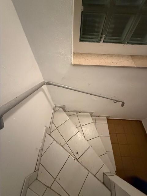 Foto 11 von 15 — Zweifamilienhaus, Carport