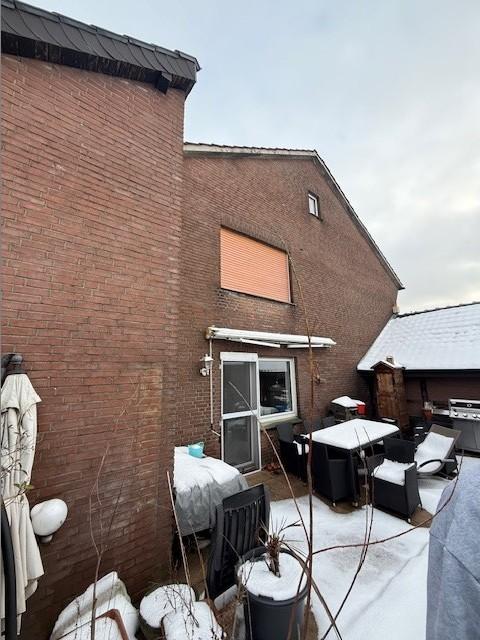 Foto 4 von 15 — Zweifamilienhaus, Carport