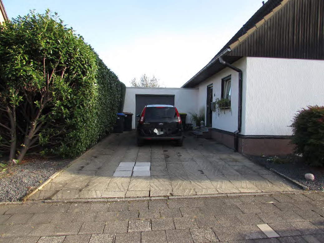 Foto 11 von 19 — Garage, Einfamilienhaus