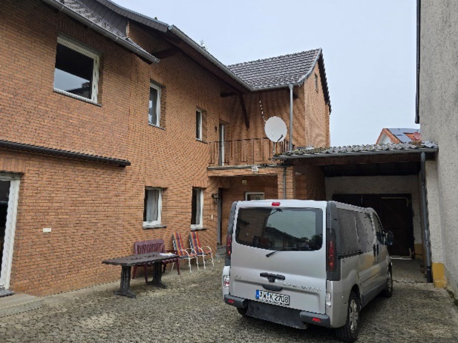 Foto 8 von 12 — unbebautes Grundstück, unbebautes Grundstück, Kfz-Stellplatz, Einfamilienhaus