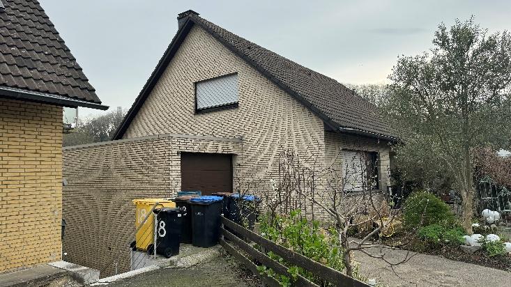 Foto 7 von 10 — Garage, Einfamilienhaus
