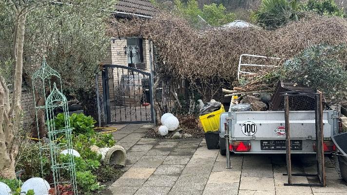 Foto 9 von 10 — Garage, Einfamilienhaus
