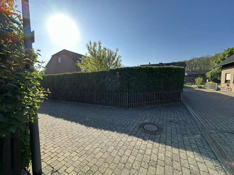Foto 9 von 13 — Garage, Doppelhaushälfte