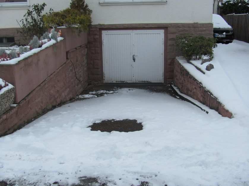 Foto 5 von 15 — Zweifamilienhaus, Garage