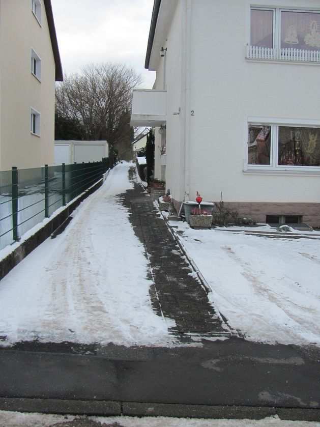 Foto 14 von 15 — Zweifamilienhaus, Garage