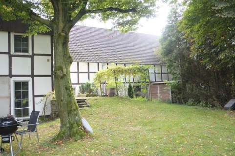 Foto 7 von 24 — unbebautes Grundstück, Zweifamilienhaus, Garage, Einfamilienhaus, unbebautes Grundstück, unbebautes Grundstück, Weg