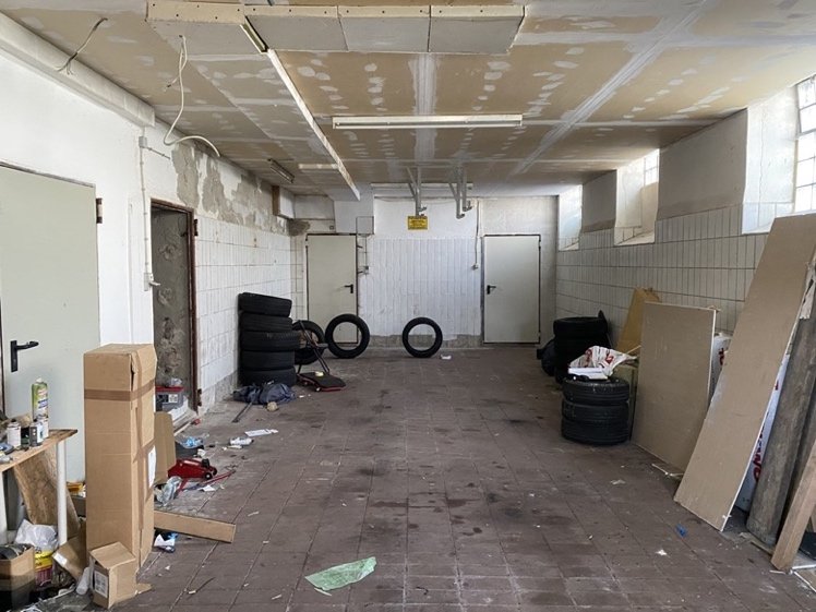 Foto 2 von 6 — Kfz-Stellplatz, Garage, Eigentumswohnung (3 bis 4 Zimmer), Kfz-Stellplatz, Gewerbeeinheit (z.B. Laden, Büro)