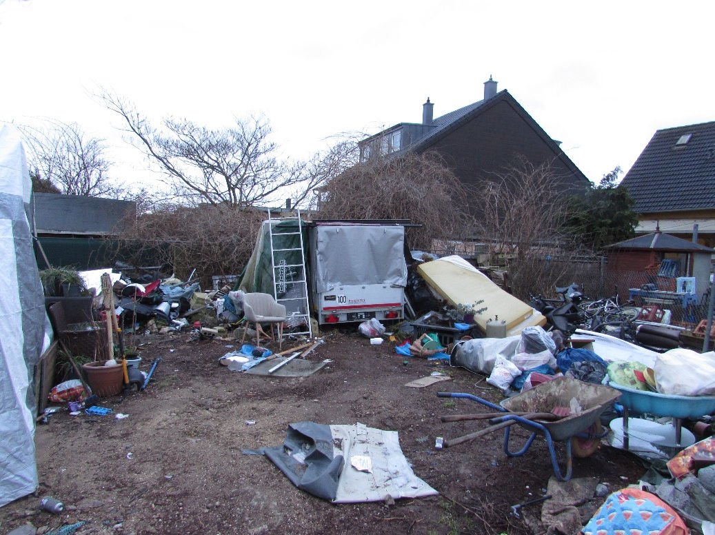 Foto 5 von 11 — Zweifamilienhaus, Kfz-Stellplatz, Doppelhaushälfte